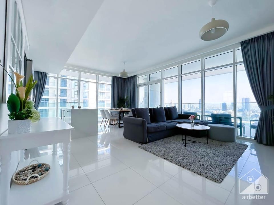 Luxury Sea View with balcony SunriseBay Marina Vacation rental in Dubai
