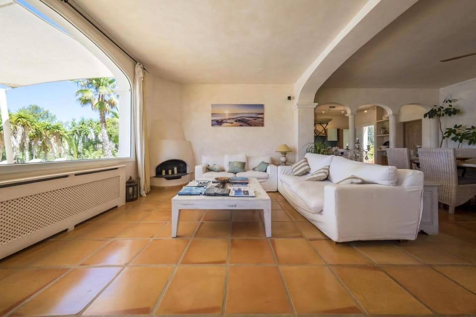 Exclusiva Villa vista mar 100 mt de Blue Marlin Apartment in Ibiza