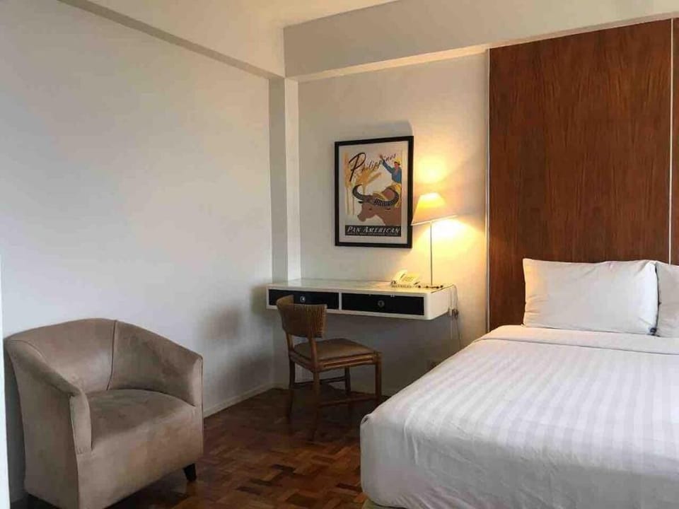 Stay @304 Clipper House, Free WiFi, GREAT Location Apartment in Makati