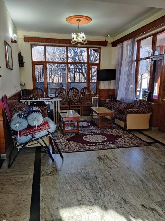 Aromataruvilla/ cottage manali Villa in Manali