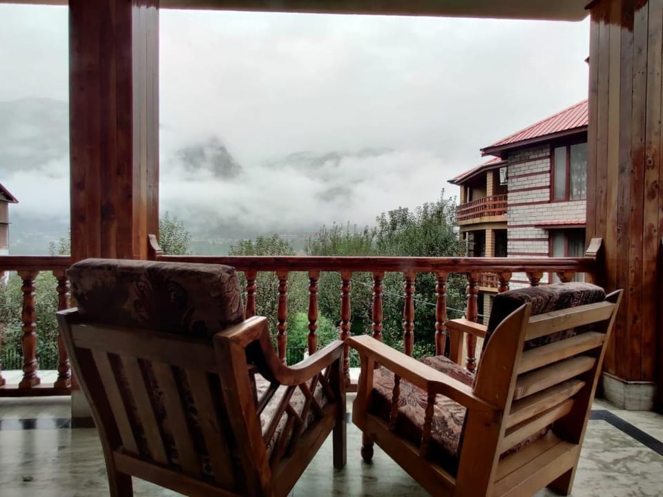 Aromataruvilla/ cottage manali Villa in Manali