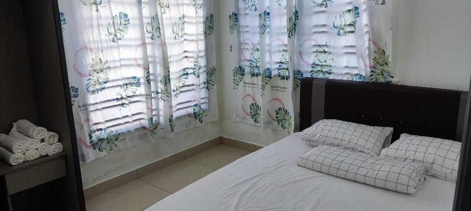 Escadia 68 Desaru WIFI TV games 12 pax Vacation rental in Johor