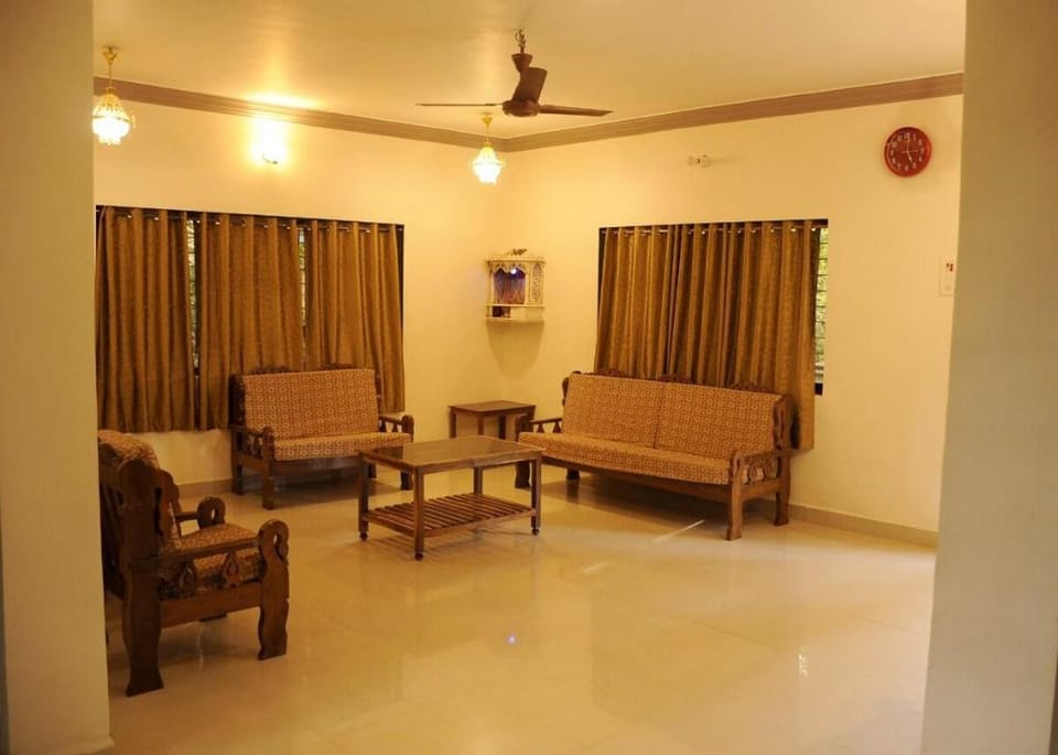 Om Villa, Green & Peaceful Getaway w/ nearby Beach Villa in Maharashtra