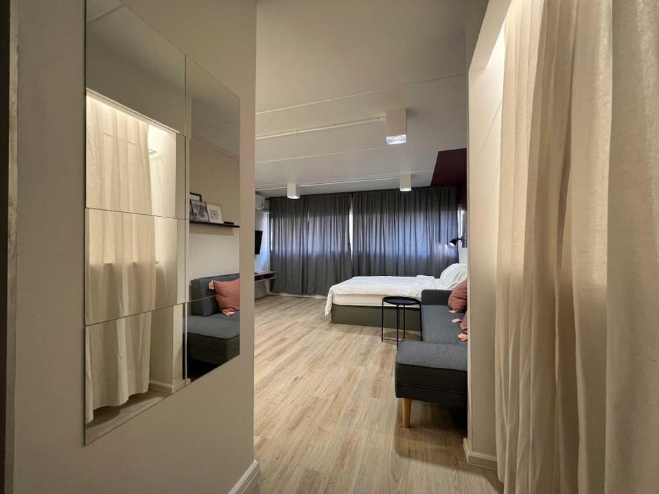 Stay with me //RED// @Popular condo C5 Apartment in Bangkok