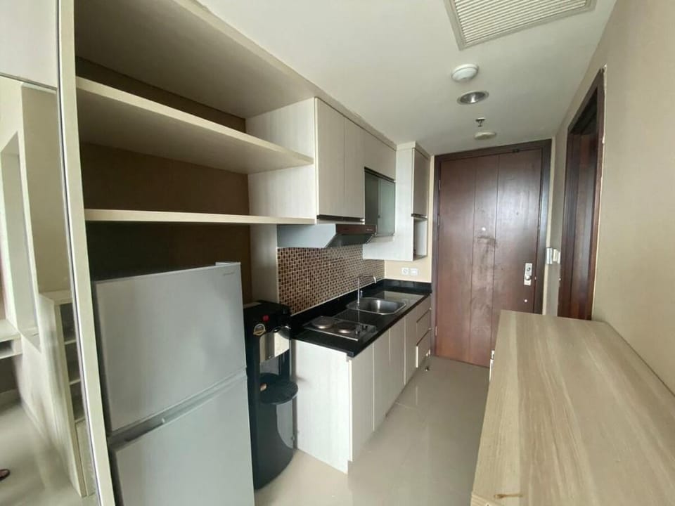 Spacious Studio Room near UPH & Supermall Karawaci Apartment in West Java