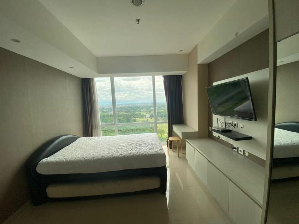 Spacious Studio Room near UPH & Supermall Karawaci Apartment in West Java