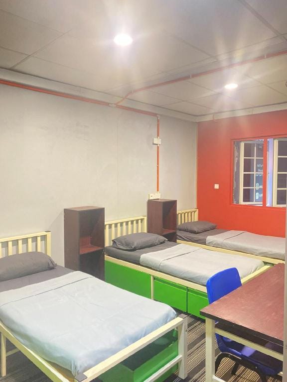 Rose Hostel and Dorm at Bukit Bintang McDonalds Apartment in Federal Territory of Kuala Lumpur