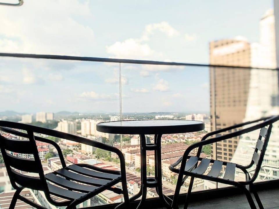 MJHolidayA1628{SundeckSuite}Townview+FreeCarPark Apartment in Malacca