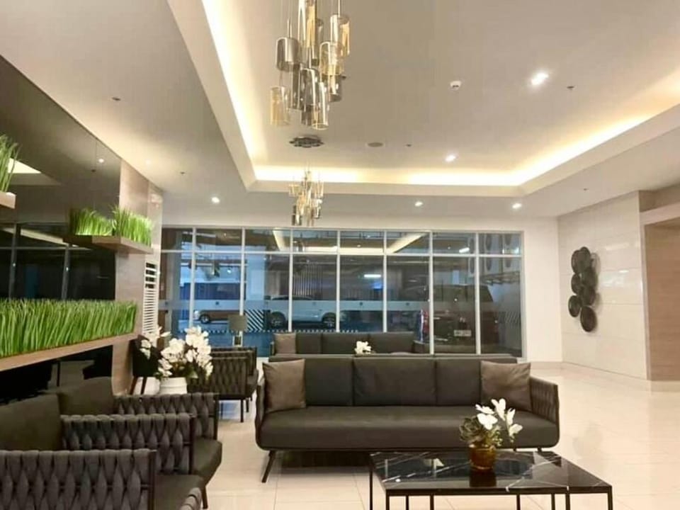 Shiloh staycation Suite w/ balcony city view Apartment in Quezon City