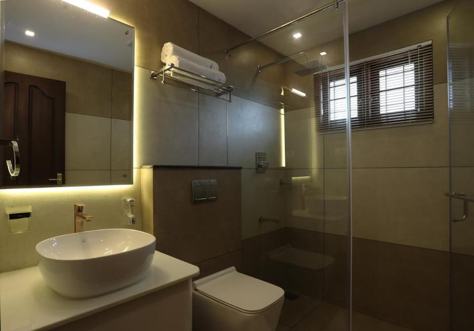 Pullockarans Lake House Vacation rental in Kochi