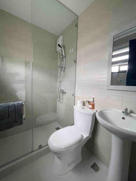 Cheerful 4 Bedroom Townhouse good for tourists Vacation rental in Cebu City