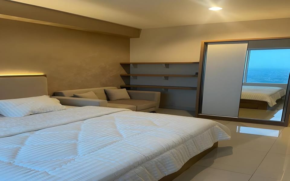 Grand Kamala Lagoon by Beatrix Room Hotel in West Java