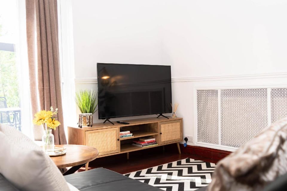 Hale Lodge Vacation rental in London