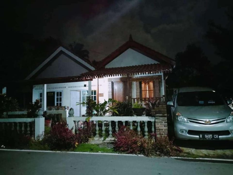 Penginapan Homestay Mudiyono Syariah Vacation rental in Indonesia
