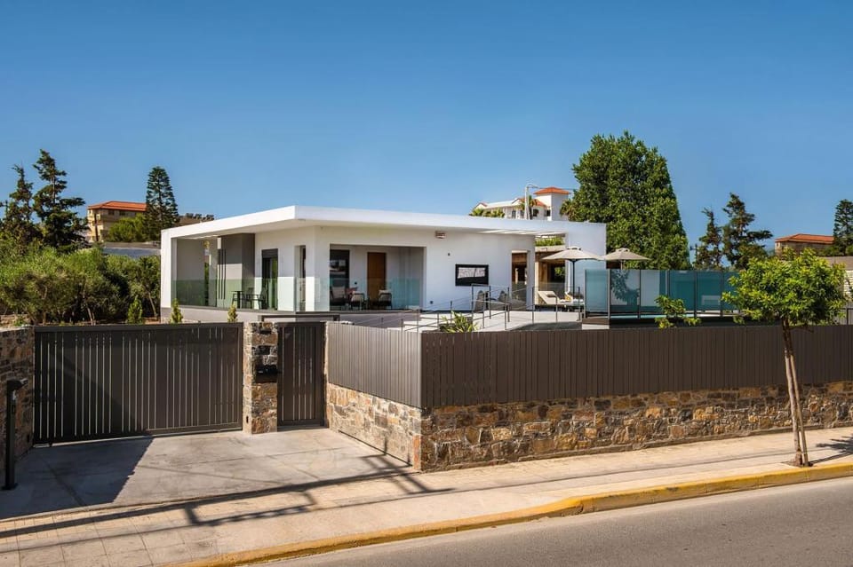 Villa  Amo With Private Pool Apartment in Crete
