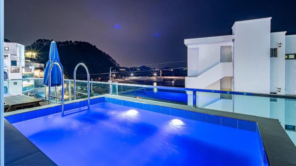 geojae sunstay poolvilla Bed and Breakfast in South Korea