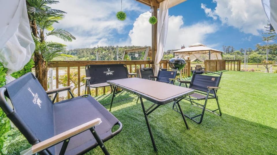 Taean Yoyo Kids Poolvilla Bed and Breakfast in South Korea