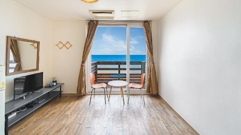 Taean Awesome Khan Pension Bed and Breakfast in South Korea