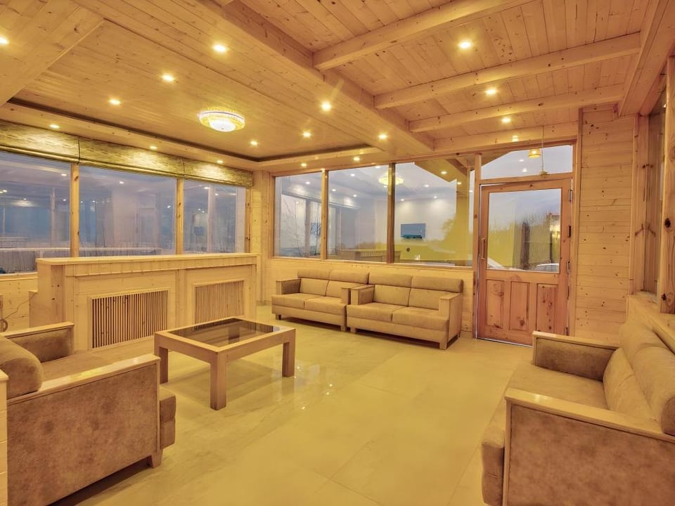 Sparklyn View Hotel in Himachal Pradesh