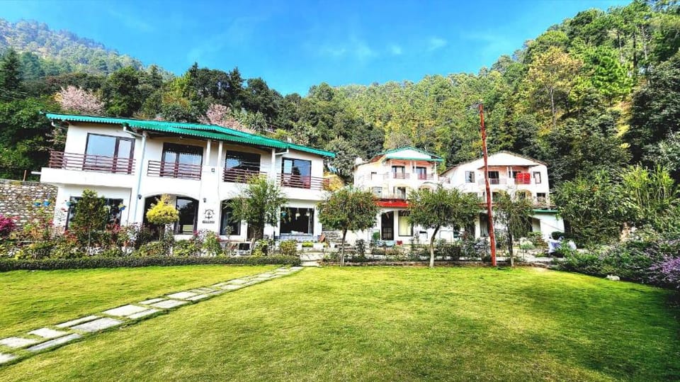 Just Naturals Wellness Resort Nainital Hotel in Uttarakhand