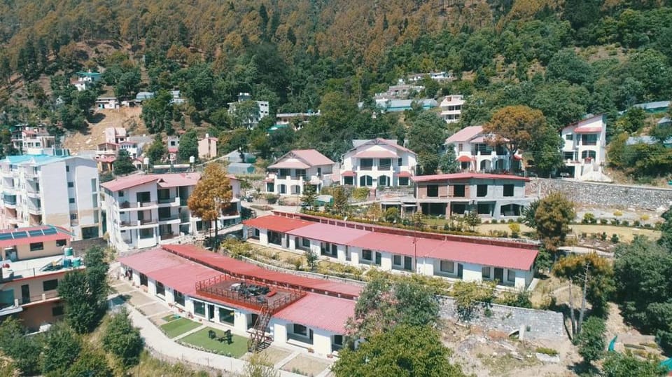 Just Naturals Wellness Resort Nainital Hotel in Uttarakhand