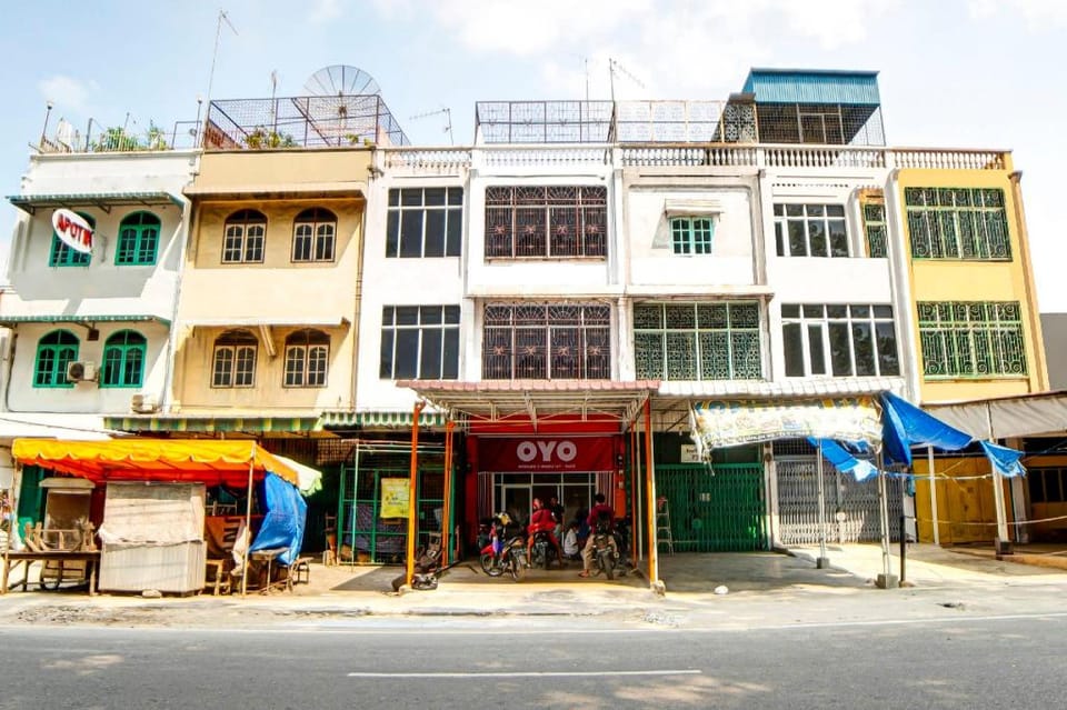 OYO 91236 Angelyn 2 Homestay Hotel in Indonesia
