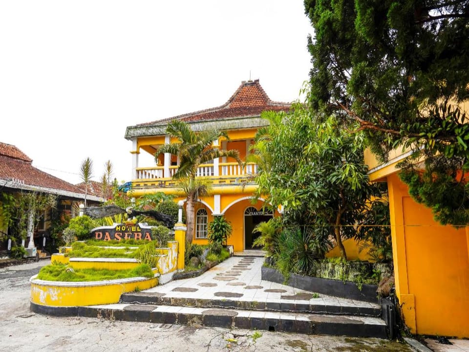 SPOT ON 91185 Paseban House Hotel in West Java