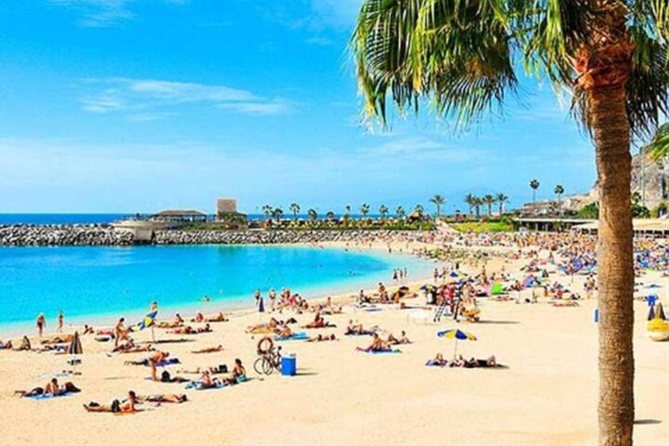 Entire Home Meloneras BBQ, PoolGolf Villa in Maspalomas