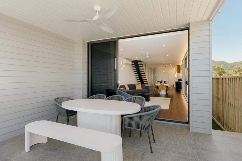 NEW! Dacha on Maggie No#2, Unrivaled Island Luxury Vacation rental in Queensland