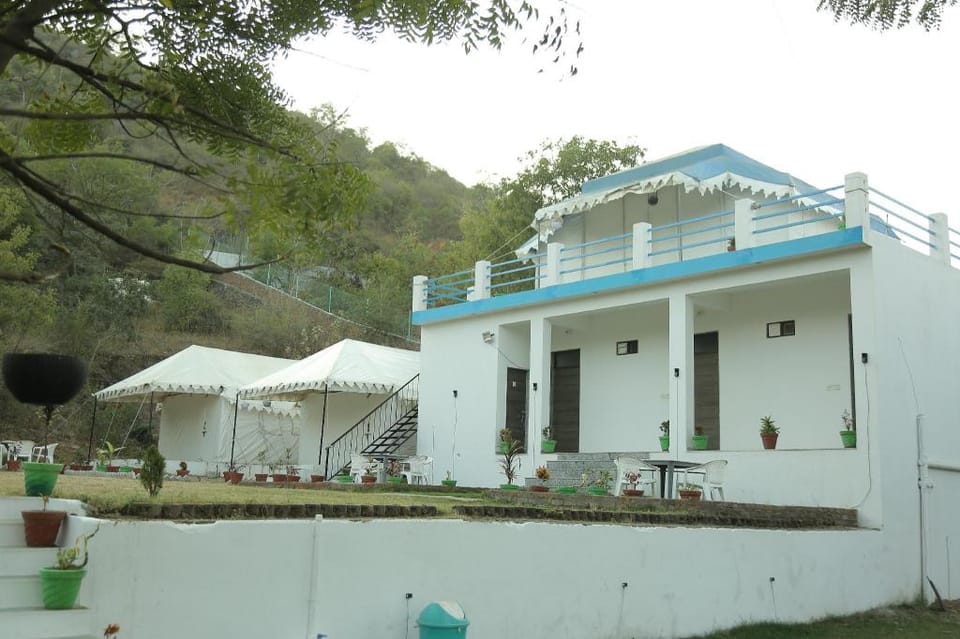 Hill view Resort by Rudrakshi Hotel in Udaipur