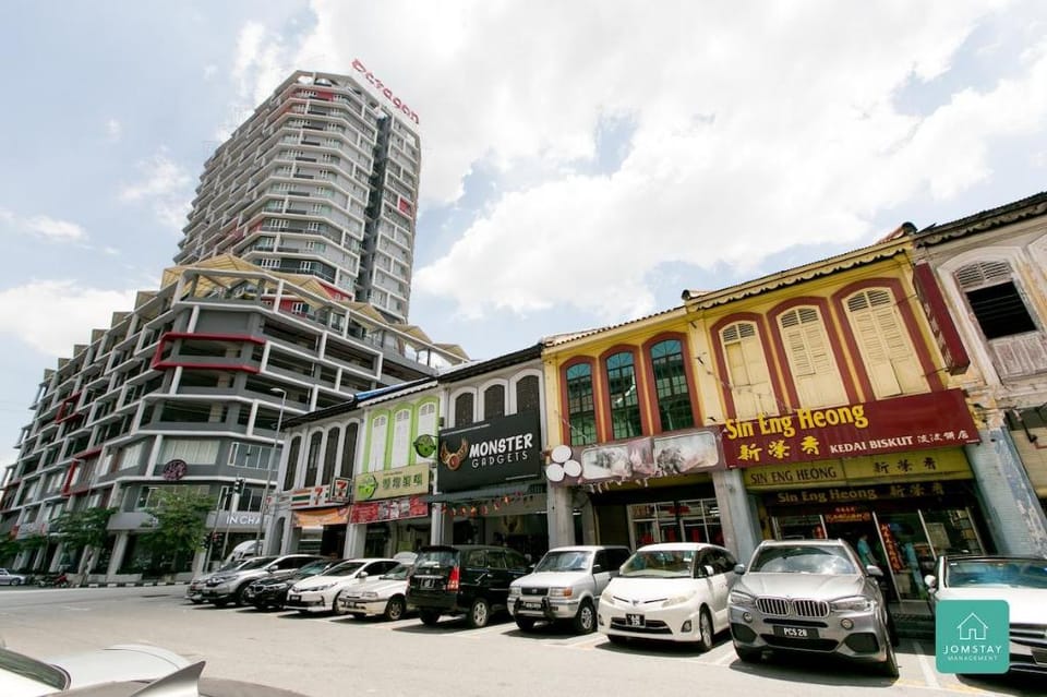 JOMSTAY Octagon Penthouse Apartment in Ipoh