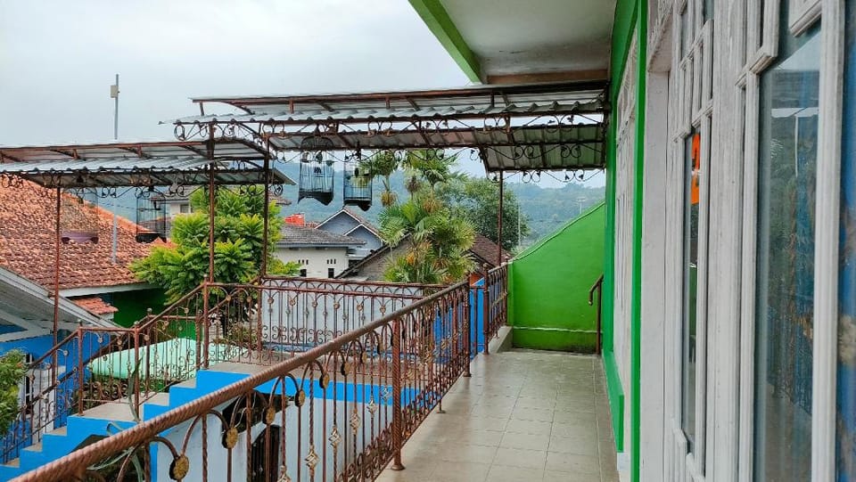 KOST WISMA YESJEK  Villa in Indonesia