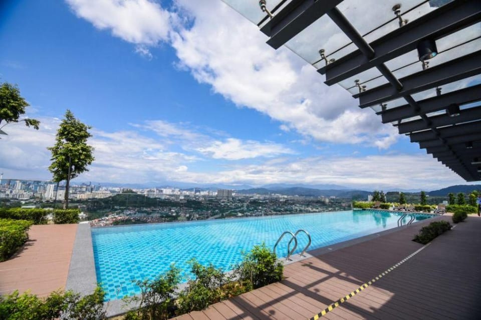 Moka’s Ekocheras Suite: Exquisite Designer Retreat Apartment in Federal Territory of Kuala Lumpur