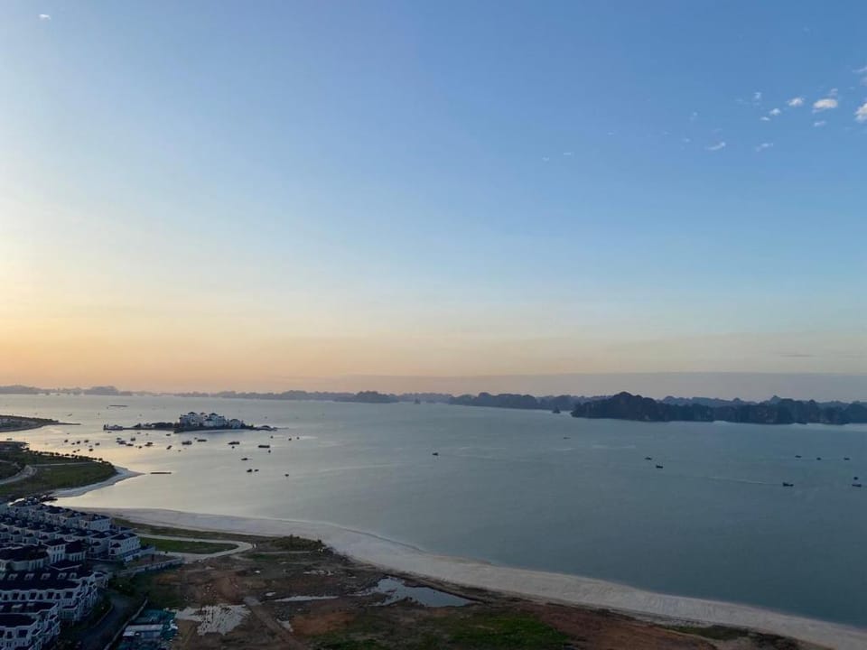 Citadines Ocean View HaLong Bay. Homestay Apartment in Laos