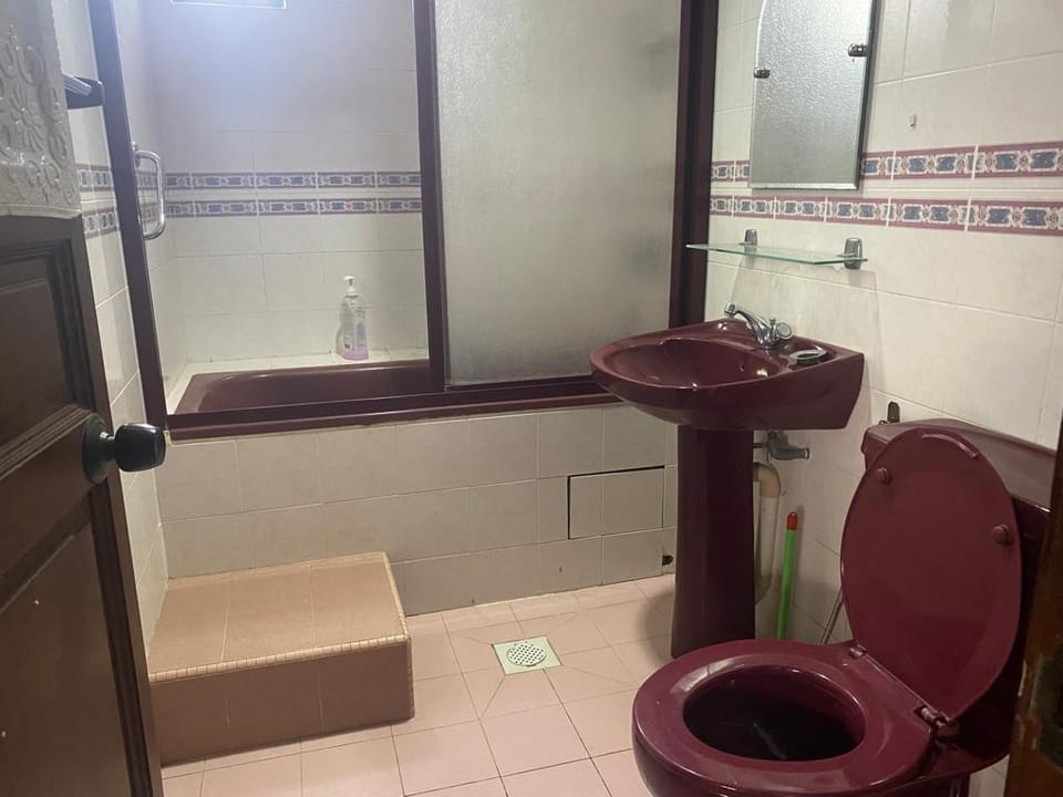 Kempas 6 Bedrooms 12 Pax Big Family Block A-18-02 Apartment in Selangor, Malaysia