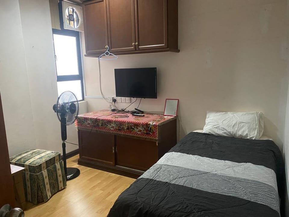 Kempas 6 Bedrooms 12 Pax Big Family Block A-18-02 Apartment in Selangor, Malaysia