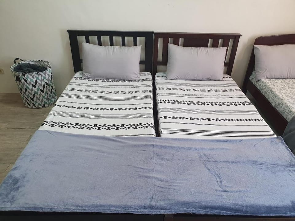 A&A Cozy Stay 2 near airport Vacation rental in Paranaque