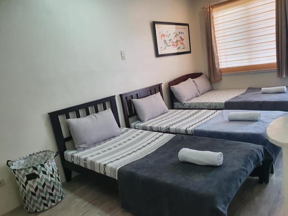 A&A Cozy Stay 2 near airport Vacation rental in Paranaque