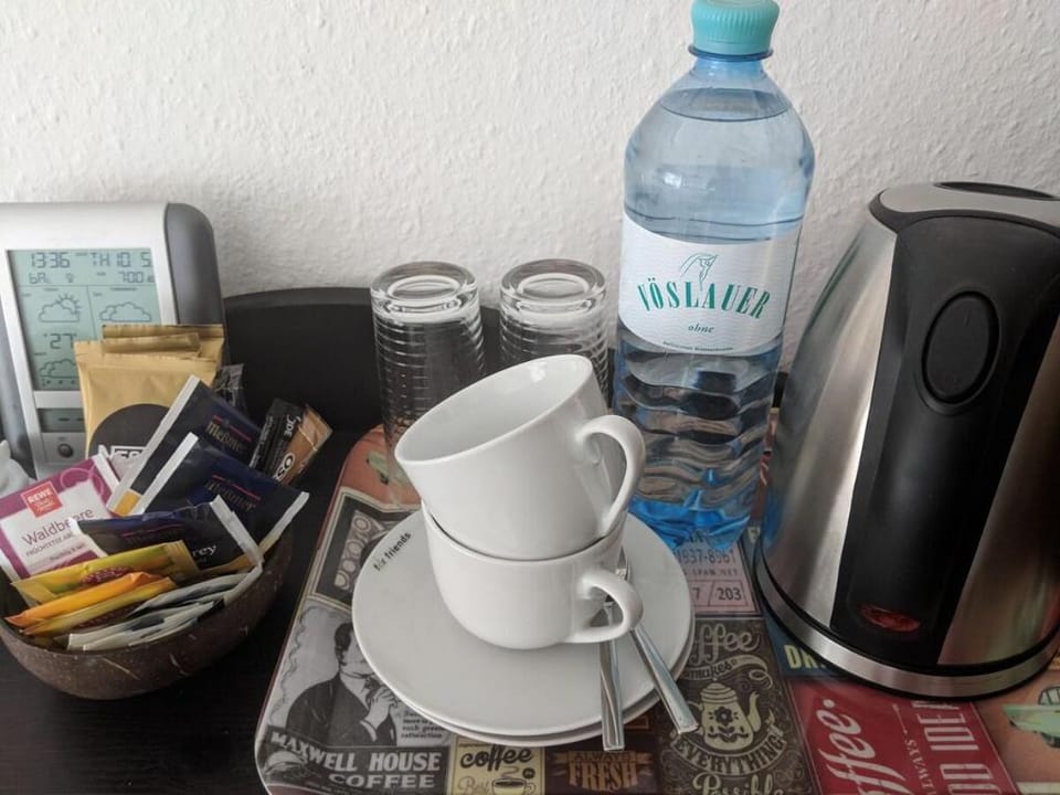 Ruhiges Zimmer im Grünen (schwarz/weiß) Apartment in Berlin