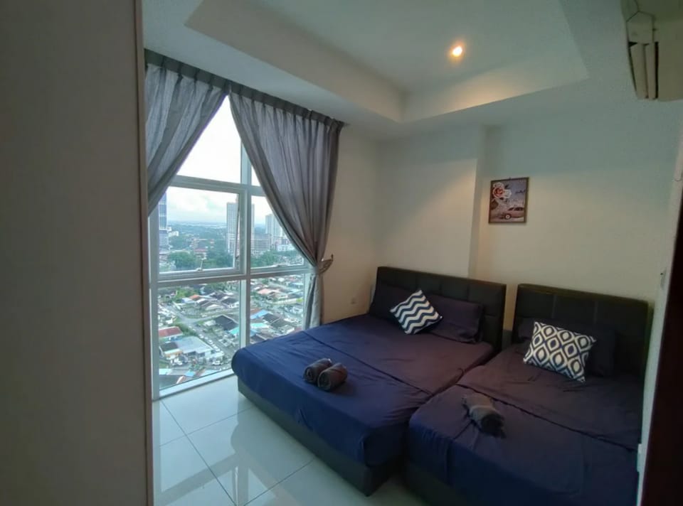 B20~KSL Mall ~ Bathtub ~ Netflix ~ 8 pax Apartment in Johor Bahru
