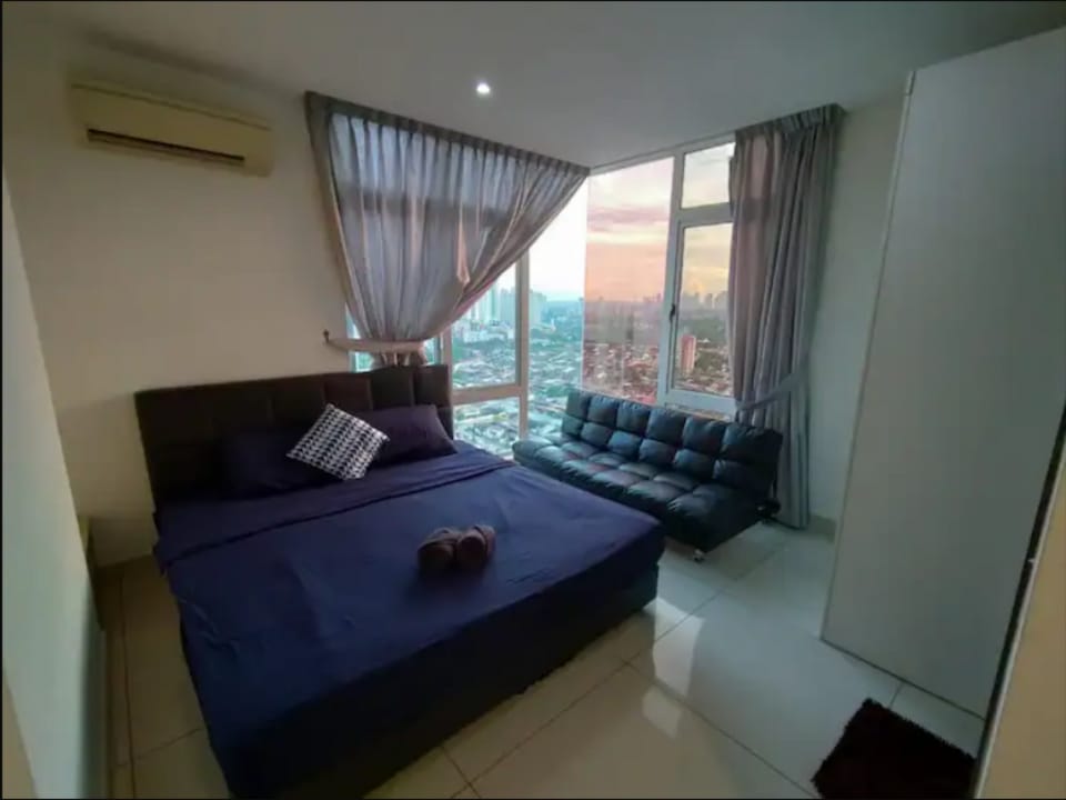 B20~KSL Mall ~ Bathtub ~ Netflix ~ 8 pax Apartment in Johor Bahru