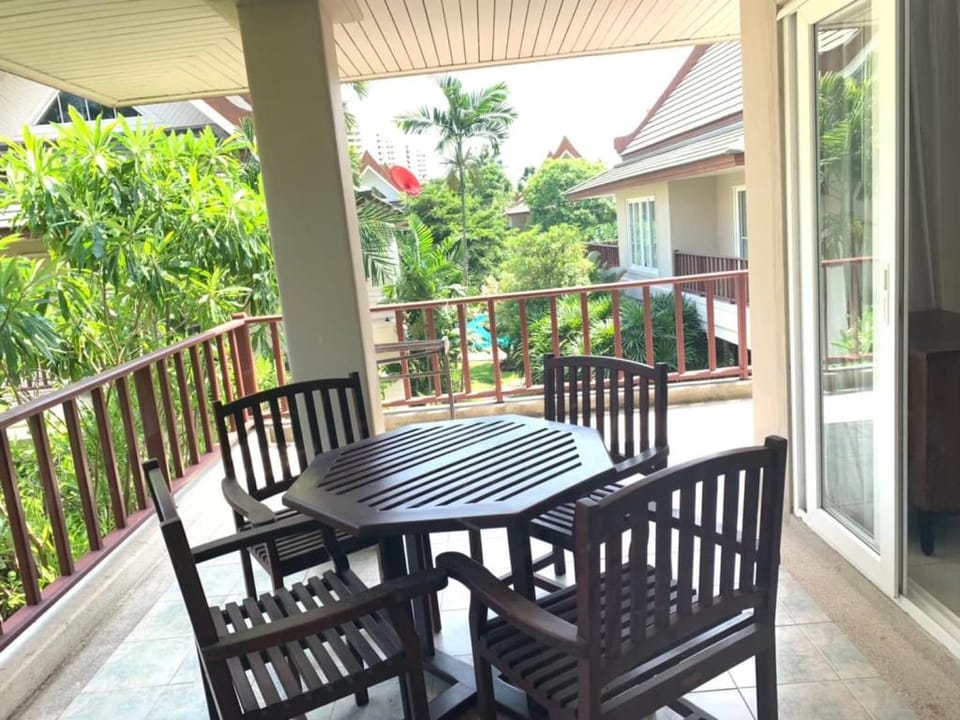 Baan Talay Samran Villa บ้านทะเลสำราญวิลลา  Villa in Thailand