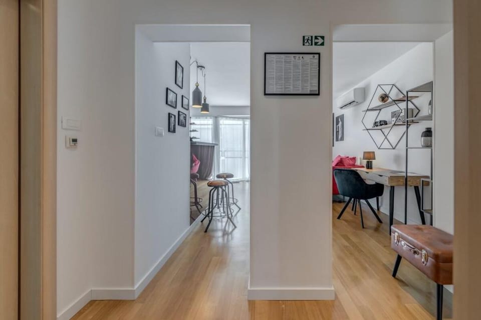 Paparazzi Apartment - SeaView + Free parking Apartment in Split