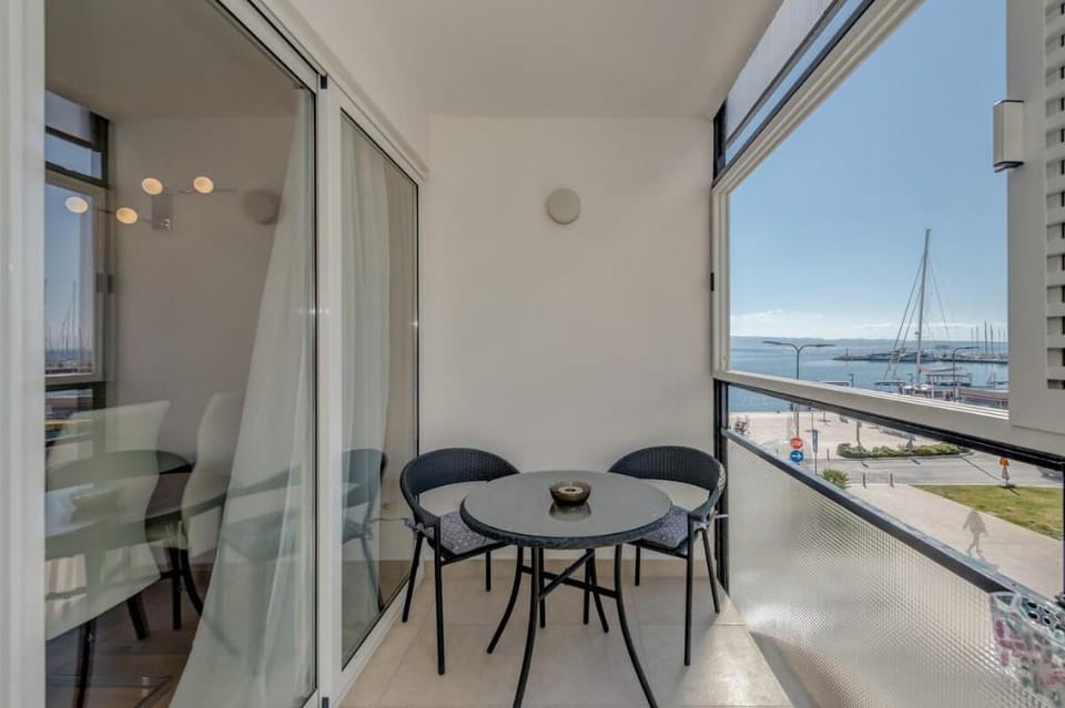 Paparazzi Apartment - SeaView + Free parking Apartment in Split