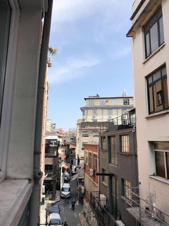 Apartament Galata tower Granbazaar 2' sea 4' ferry Apartment in Istanbul
