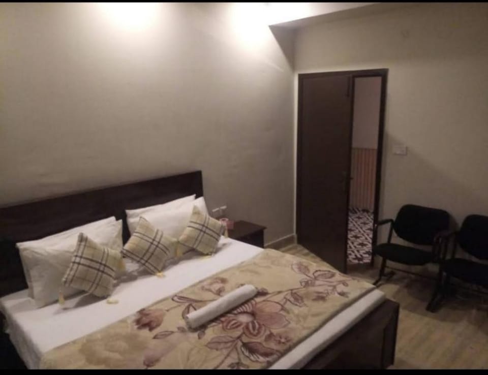 Arfah inn Hotel Vacation rental in Lahore