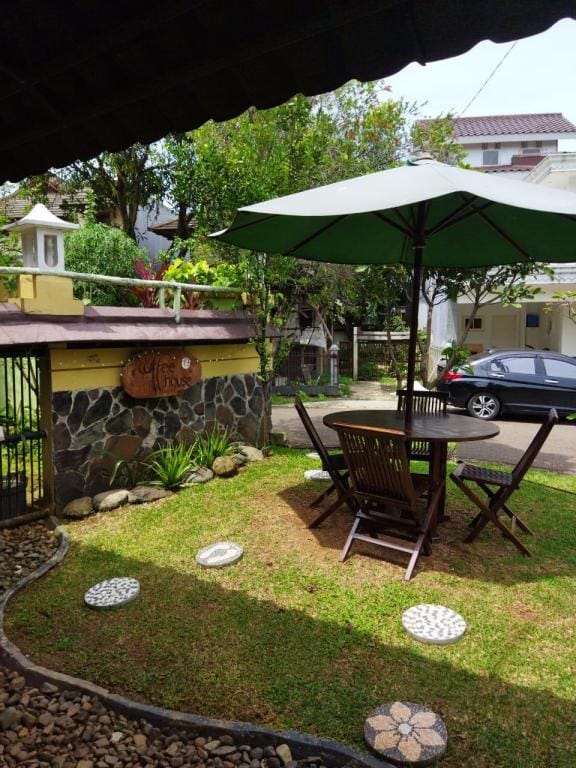 Guest House Sakura F3 Vacation rental in West Java