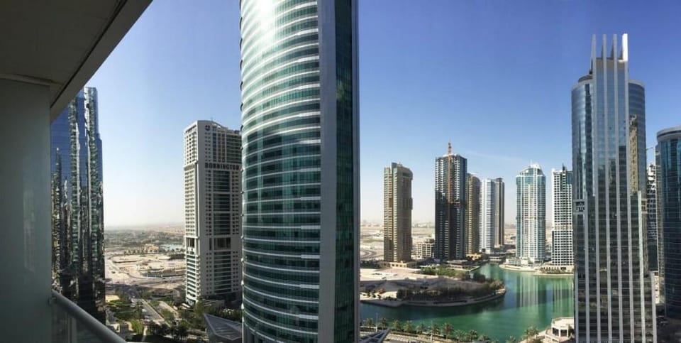 METRO - Cozy & Modern 1BR Apartment In JLT Apartment in Dubai