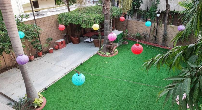 Homeland Stay- Gold Category 3BHK Suit Nr Kankaria Vacation rental in Ahmedabad