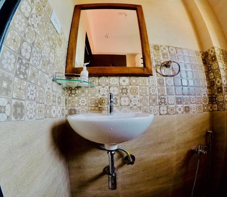 Octopus Luxury Apartment for (4-6pax) Apartment in Baga
